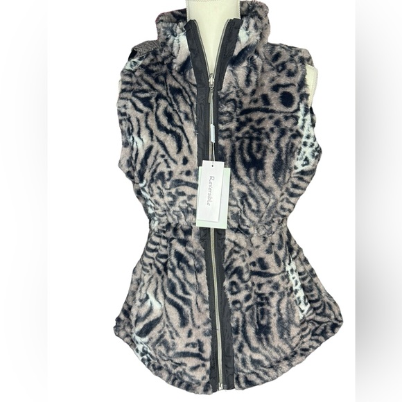 KEREN hart Jackets & Blazers - Keren Hart Leopard NWT Reversible Puffer Vest